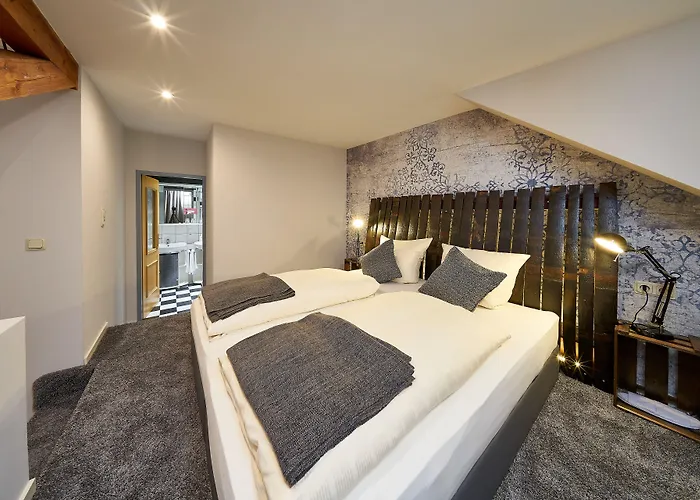 Zeltinger-hof - Des Rieslings 3* Zeltingen-Rachtig